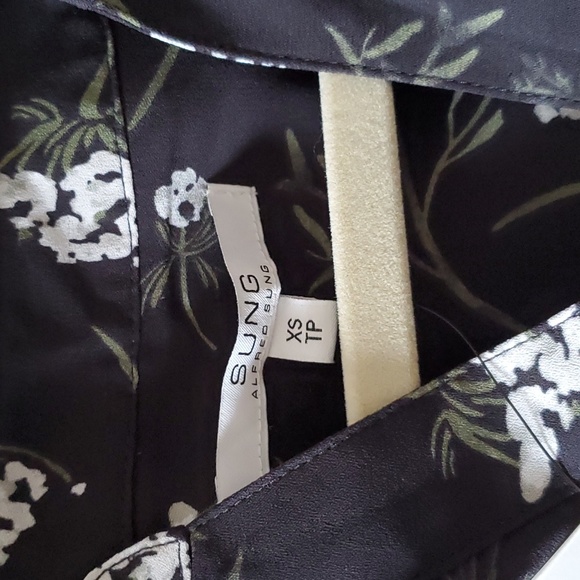 NWT Alfred Sung Women's Floral Top Size XS - Picture 8 of 8